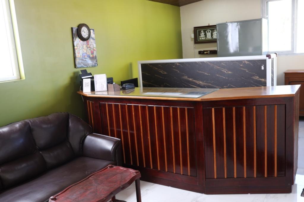 Reception and lobby at Hotel Sri Balaji Ooty